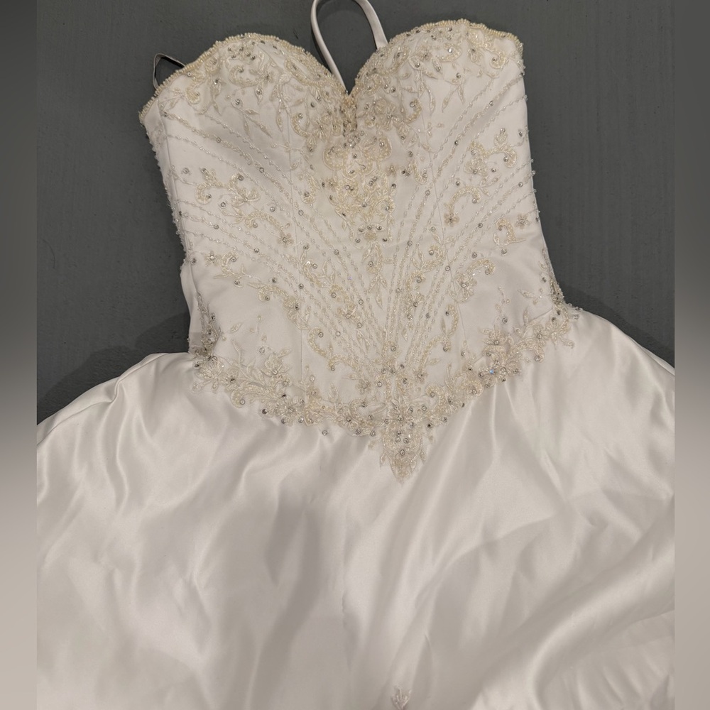 Maggie Sottero V7018SM Beaded Ball Gown Wedding Dress Size 6 Ivory - Picture 2 of 15